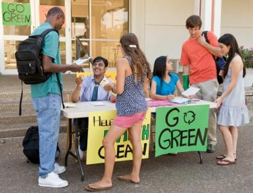 Raise children who give back by volunteering Image